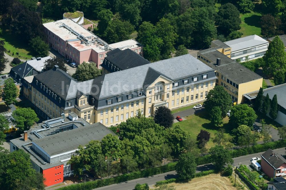 Bonn von oben - Schulgebäude des St. Adelheid-Gymnasium in Bonn im Bundesland Nordrhein-Westfalen, Deutschland