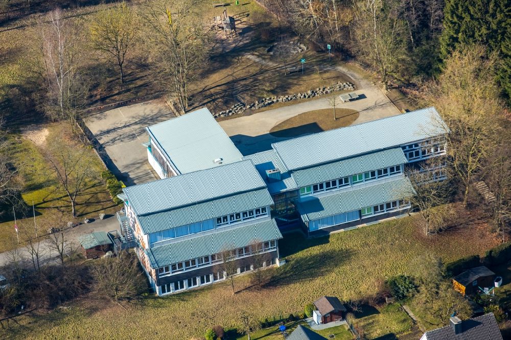 Luftbild Menden (Sauerland) - Schulgebäude der Adolf-Kolping-Schule Hüingsen an der Haydnstraße im Ortsteil Lendringsen in Menden (Sauerland) im Bundesland Nordrhein-Westfalen, Deutschland