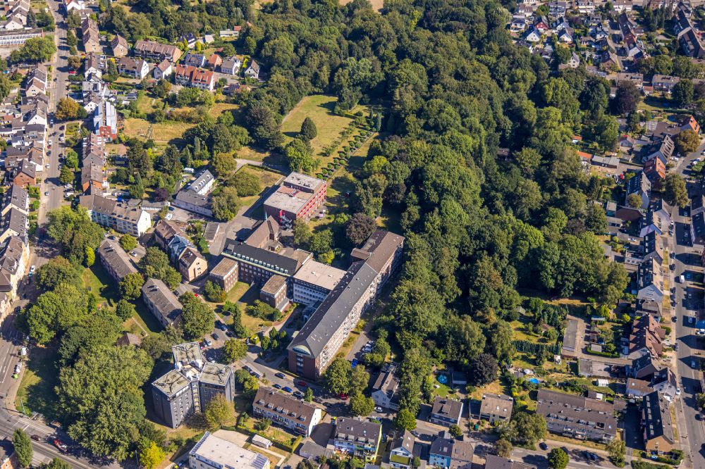 Luftaufnahme Essen - Schulgebäude der Albert-Liebmann-Schule in Essen im Bundesland Nordrhein-Westfalen, Deutschland
