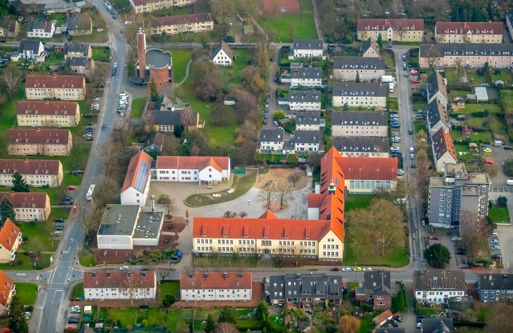 Luftbild Gladbeck - Schulgebäude der Antonius-Schule in der Märkerstraße im Ortsteil Brauck in Gladbeck im Bundesland Nordrhein-Westfalen, Deutschland