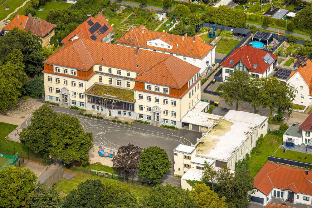 Ahlen aus der Vogelperspektive: Schulgebäude Barbaraschule in Ahlen im Bundesland Nordrhein-Westfalen, Deutschland