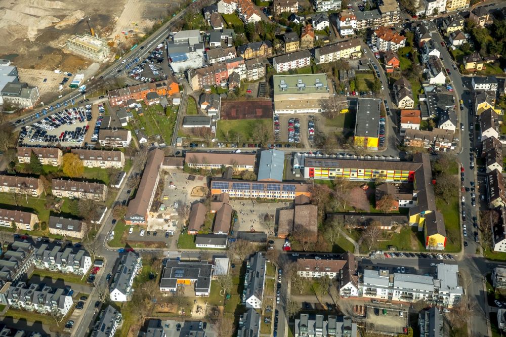 Luftaufnahme Hattingen - Schulgebäude des Berufskolleg Hattingen in Hattingen im Bundesland Nordrhein-Westfalen, Deutschland