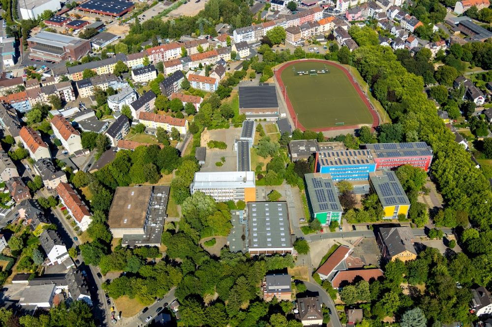 Witten von oben - Schulgebäude des Berufskolleg Witten und der Otto-Schott-Realschule an der Husemannstraße - Am Viehmarkt in Witten im Bundesland Nordrhein-Westfalen, Deutschland