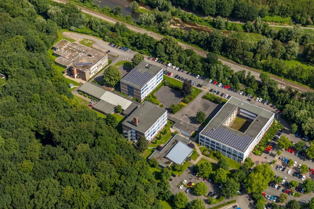 Luftaufnahme Arnsberg - Schulgebäude der Berufsschule Berufskolleg Berliner Platz in Arnsberg im Bundesland Nordrhein-Westfalen, Deutschland
