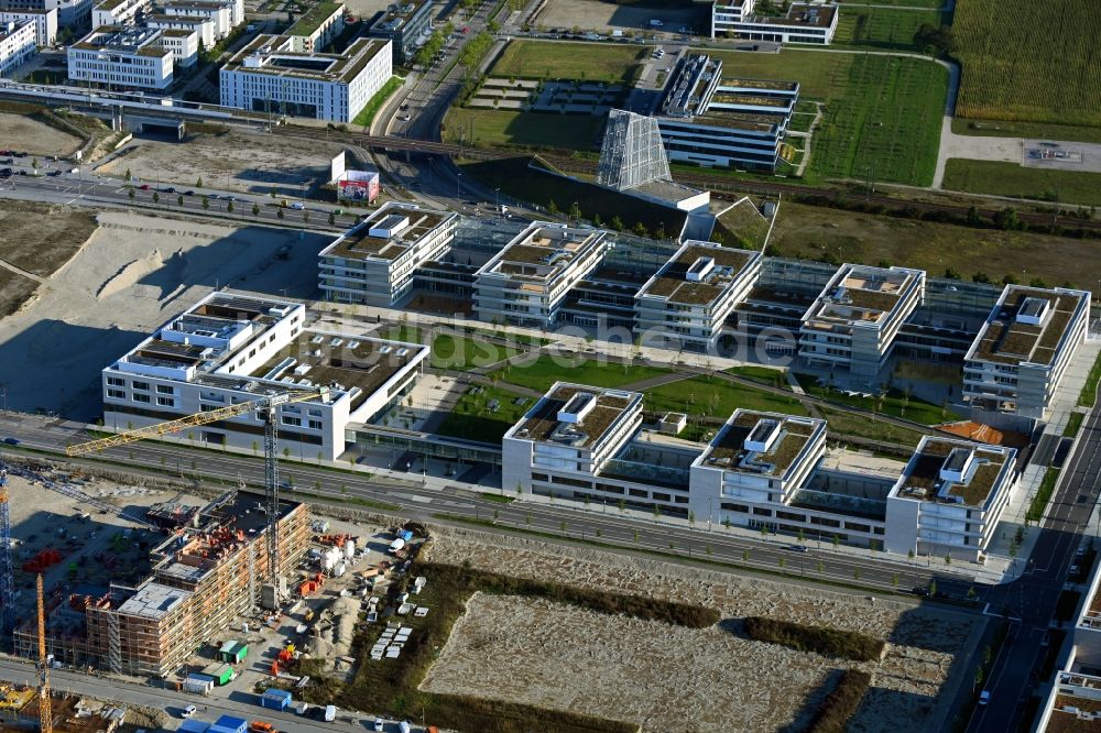 Luftaufnahme München - Schulgebäude am Bildungscampus Freiham in München im Bundesland Bayern, Deutschland