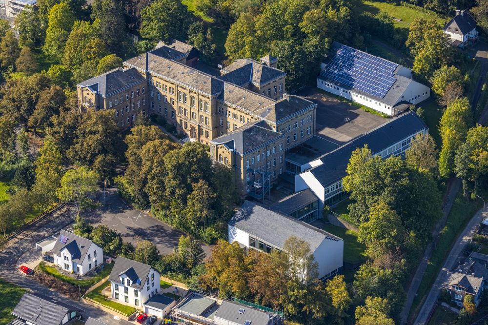 Luftbild Hilchenbach - Schulgebäude der Carl-Kraemer-Realschule in Hilchenbach im Bundesland Nordrhein-Westfalen, Deutschland