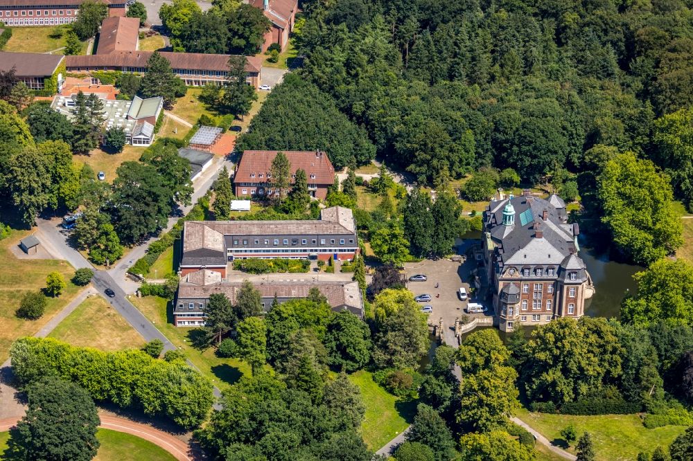 Luftbild Loburg - Schulgebäude des Collegium Johanneum Gymnasium und Internat auf Schloss Loburg in Loburg im Bundesland Nordrhein-Westfalen, Deutschland