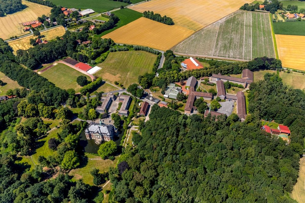 Luftbild Loburg - Schulgebäude des Collegium Johanneum Gymnasium und Internat auf Schloss Loburg in Loburg im Bundesland Nordrhein-Westfalen, Deutschland