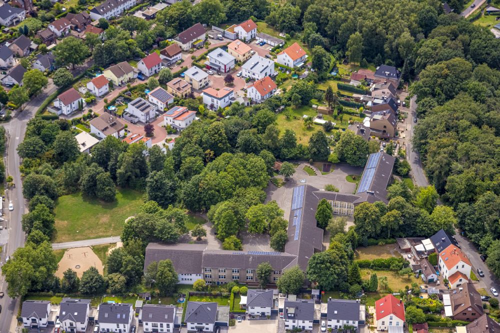Luftaufnahme Castrop-Rauxel - Schulgebäude Cottenburgschule in Castrop-Rauxel im Bundesland Nordrhein-Westfalen, Deutschland