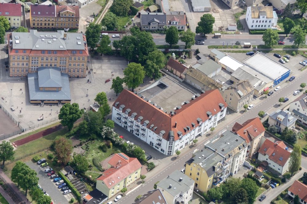 Delitzsch von oben - Schulgebäude der Diesterweg Grundschule in Delitzsch im Bundesland Sachsen