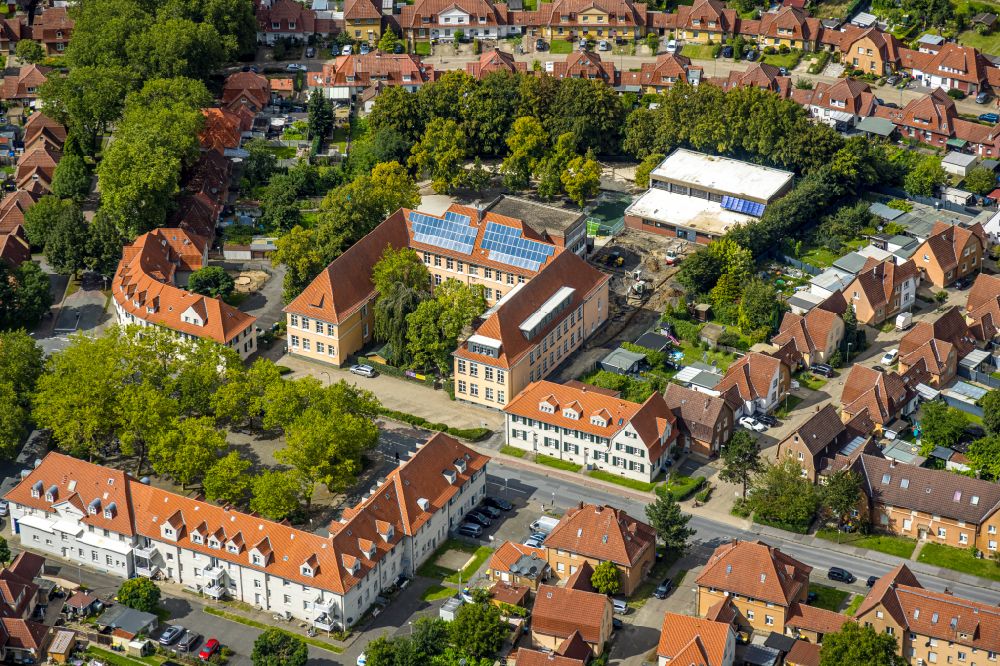 Ahlen aus der Vogelperspektive: Schulgebäude Diesterwegschule in Ahlen im Bundesland Nordrhein-Westfalen, Deutschland