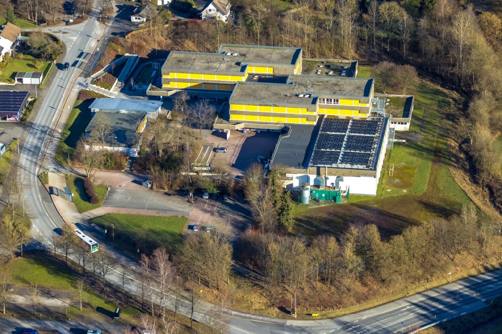 Luftbild Fredeburg - Schulgebäude Erich Kästner-Realschule in Fredeburg im Bundesland Nordrhein-Westfalen, Deutschland