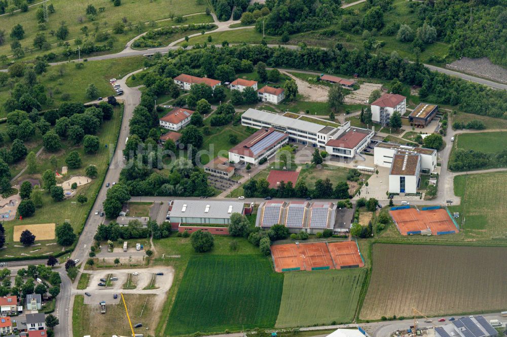 Mössingen aus der Vogelperspektive: Schulgebäude Evang. Firstwald-Gymnasium in Mössingen im Bundesland Baden-Württemberg, Deutschland