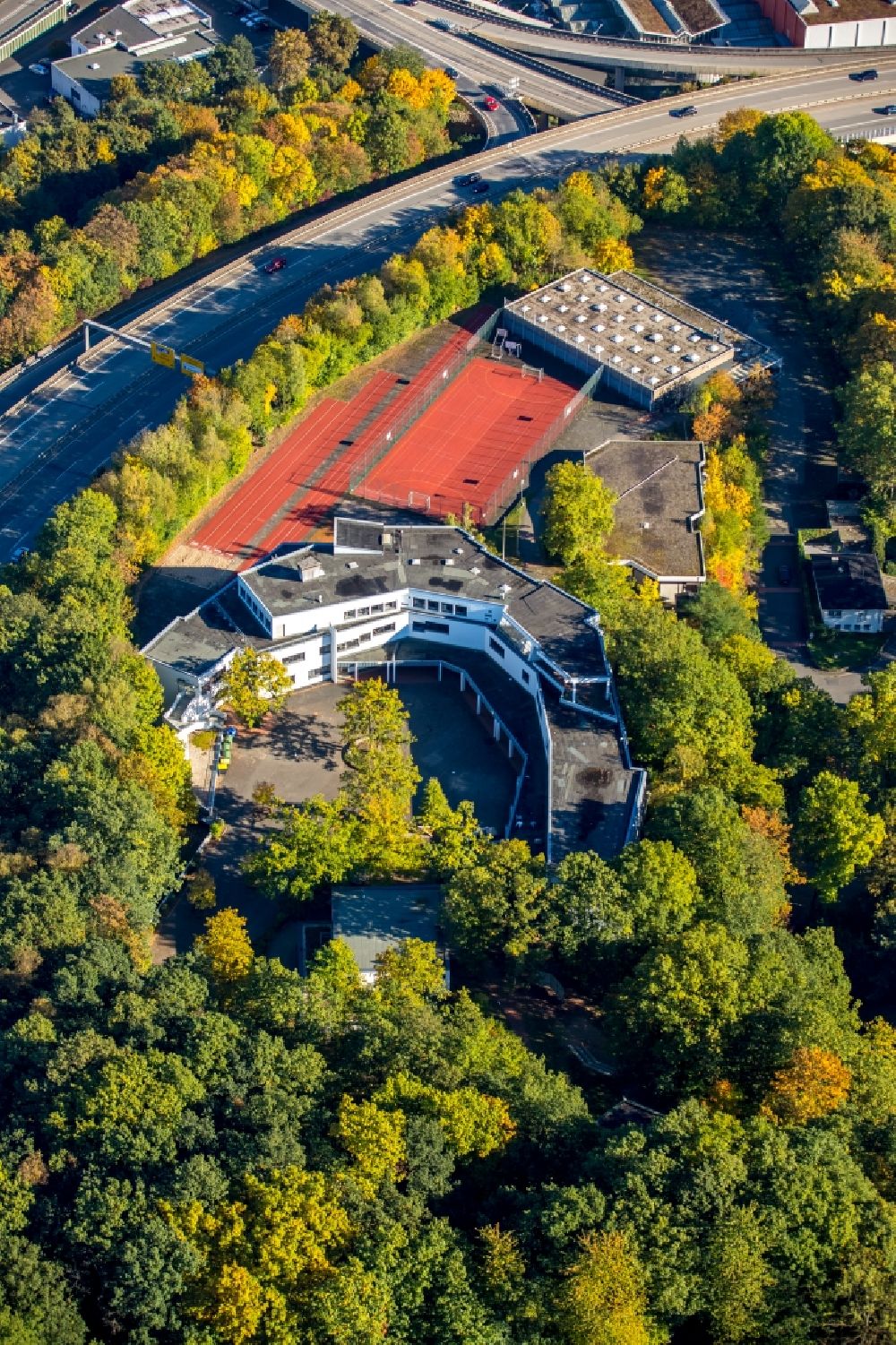 Siegen von oben - Schulgebäude des Evangelischen Gymnasiums Siegen - Weidenau in Siegen im Bundesland Nordrhein-Westfalen