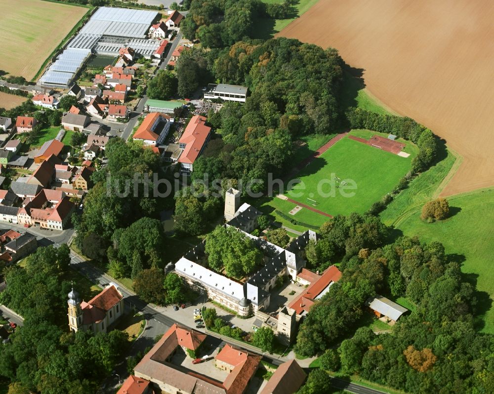 Gaibach aus der Vogelperspektive: Schulgebäude des Franken- Landschulheimes im Schloss Gaibach im Bundesland Bayern, Deutschland