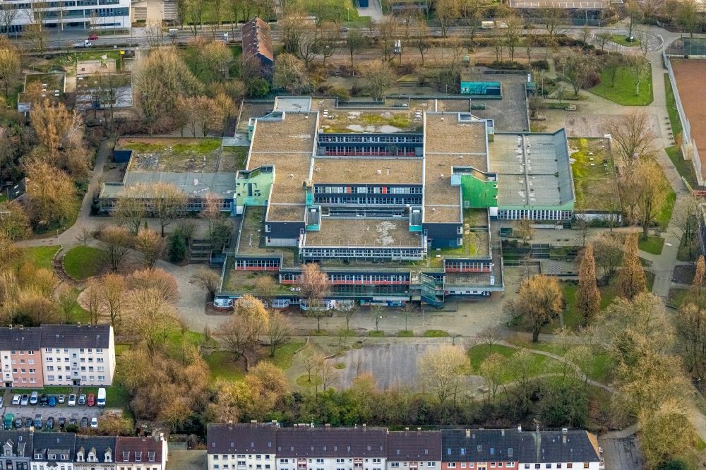 Luftbild Essen - Schulgebäude der Gesamtschule Bockmühle in Essen im Bundesland Nordrhein-Westfalen - NRW, Deutschland
