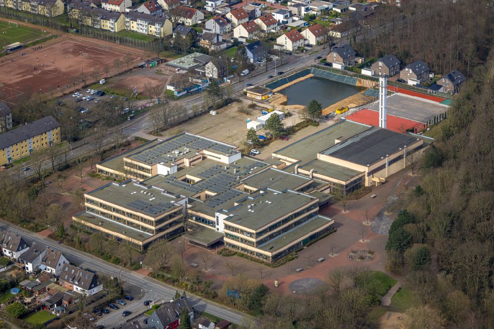 Luftaufnahme Duisburg - Schulgebäude der Gesamtschule Duisburg- Süd in Duisburg im Bundesland Nordrhein-Westfalen