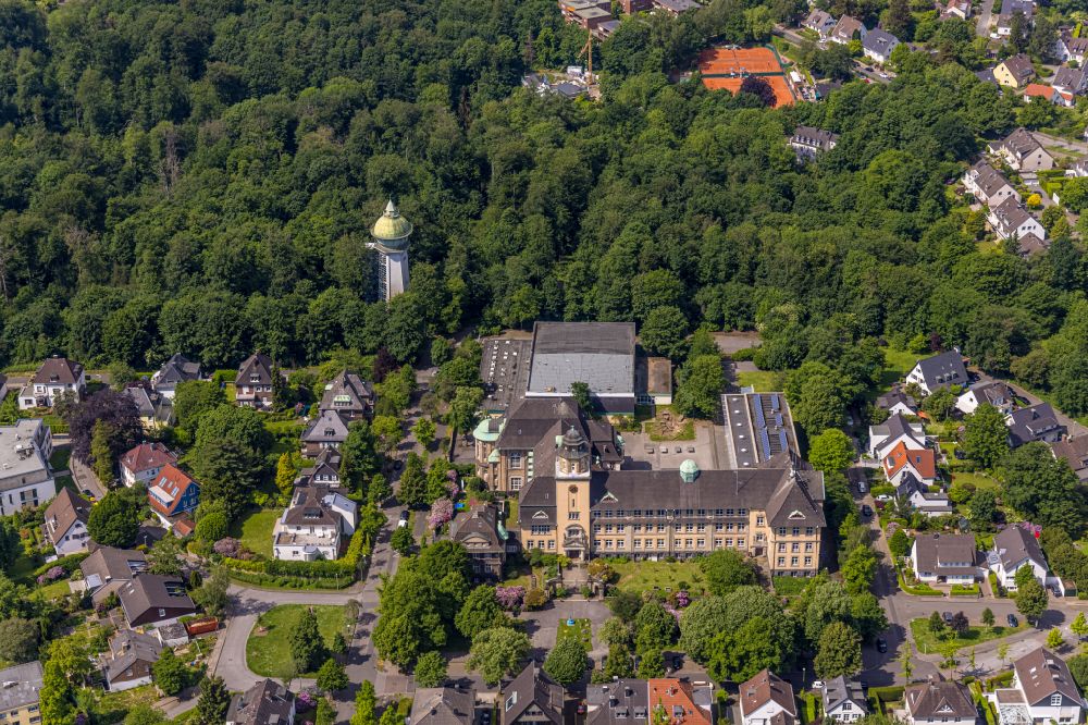 Essen aus der Vogelperspektive: Schulgebäude Goetheschule Essen im Ortsteil Bredeney in Essen im Bundesland Nordrhein-Westfalen, Deutschland