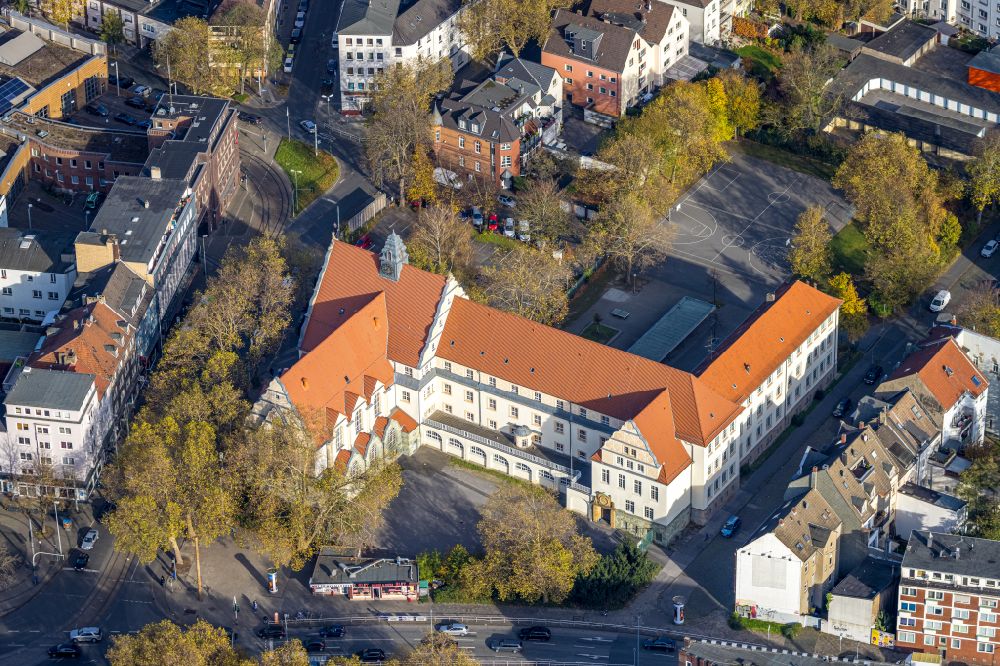 Luftaufnahme Gelsenkirchen - Schulgebäude Grillo-Gymnasium in Gelsenkirchen im Bundesland Nordrhein-Westfalen, Deutschland