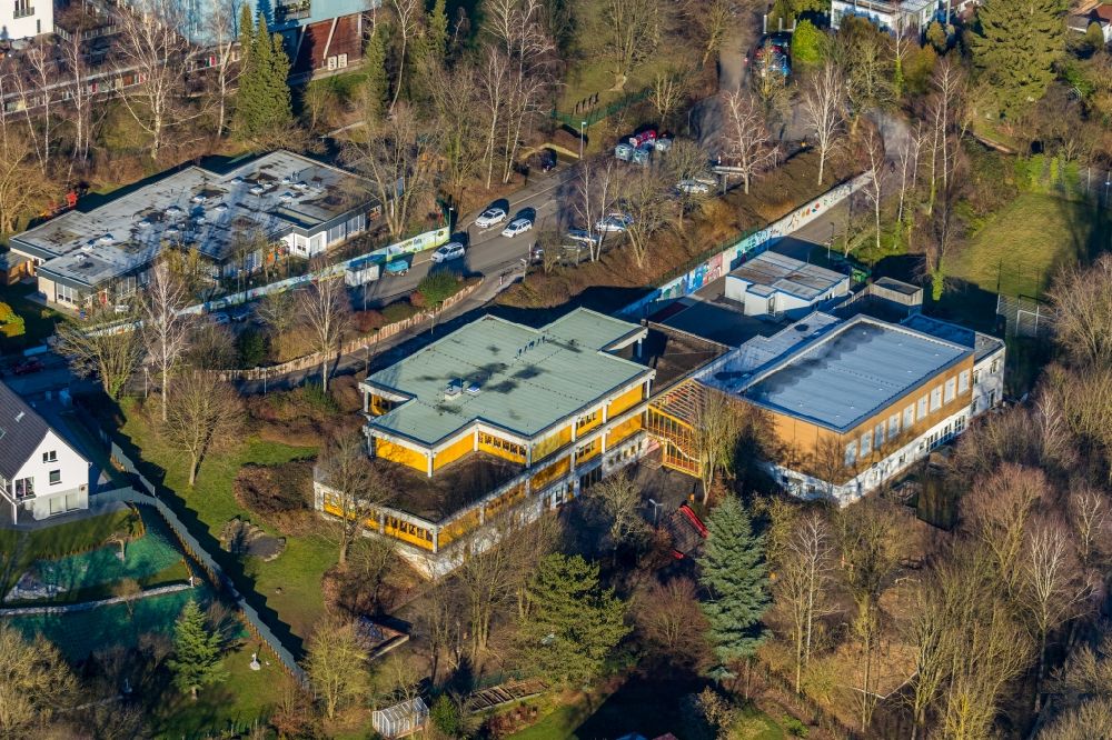 Ennepetal von oben - Schulgebäude der Grundschule Altenvoerde an der Fettweide in Ennepetal im Bundesland Nordrhein-Westfalen, Deutschland