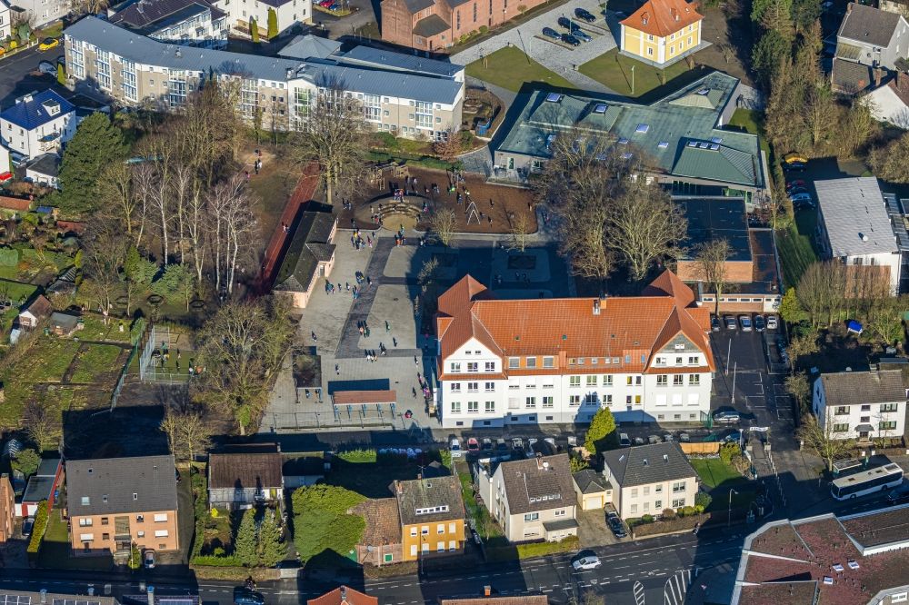 Luftbild Hamm - Schulgebäude der Grundschule Lessingschule an der Holzstraße im Stadtteil Herringen in Hamm im Bundesland Nordrhein-Westfalen