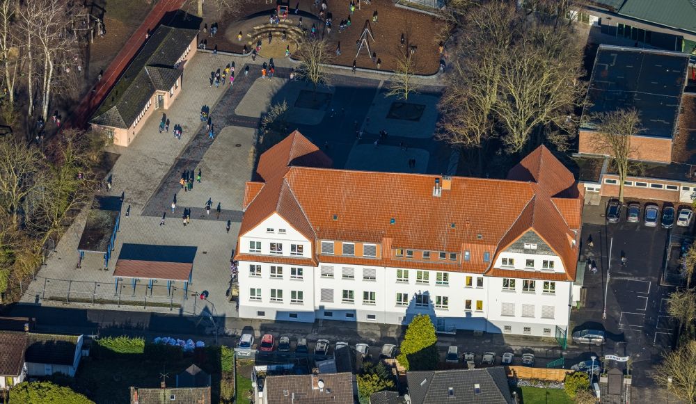 Luftbild Hamm - Schulgebäude der Grundschule Lessingschule an der Holzstraße im Stadtteil Herringen in Hamm im Bundesland Nordrhein-Westfalen