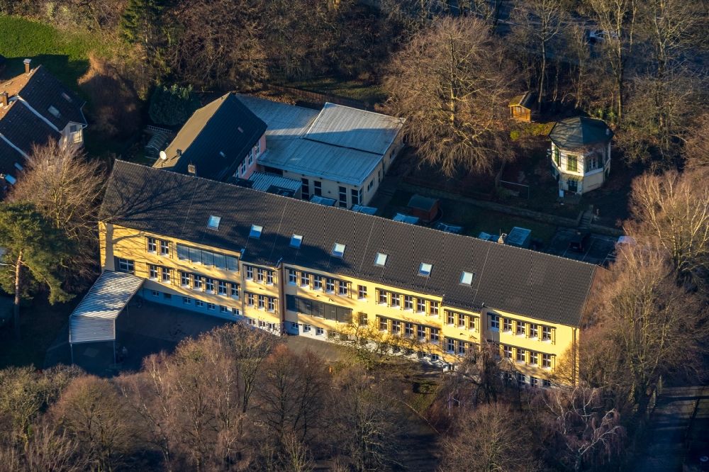 Luftaufnahme Schwelm - Schulgebäude der Grundschule Nordstadt an der Hattinger Straße in Schwelm im Bundesland Nordrhein-Westfalen, Deutschland