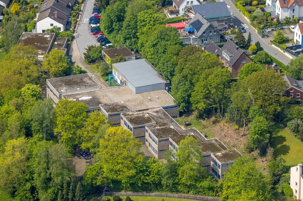 Luftaufnahme Herdecke - Schulgebäude Grundschule Schraberg Neue Straße in Herdecke im Bundesland Nordrhein-Westfalen, Deutschland