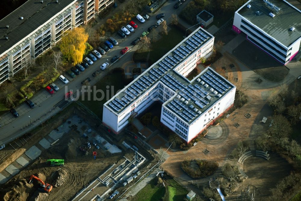 Luftaufnahme Berlin - Schulgebäude der Grundschule am Teterower Ring im Ortsteil Kaulsdorf in Berlin, Deutschland