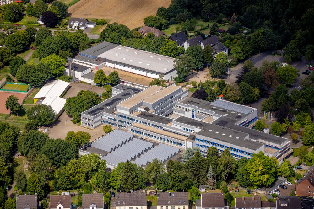 Luftaufnahme Mülheim an der Ruhr - Schulgebäude Gustav-Heinemann-Gesamtschule in Mülheim an der Ruhr im Bundesland Nordrhein-Westfalen, Deutschland