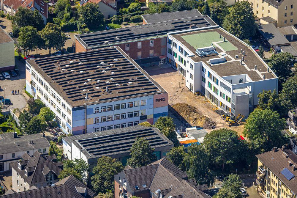 Luftaufnahme Witten - Schulgebäude des Gymnasium Albert-Martmöller-Gymnasium in Witten im Bundesland Nordrhein-Westfalen, Deutschland