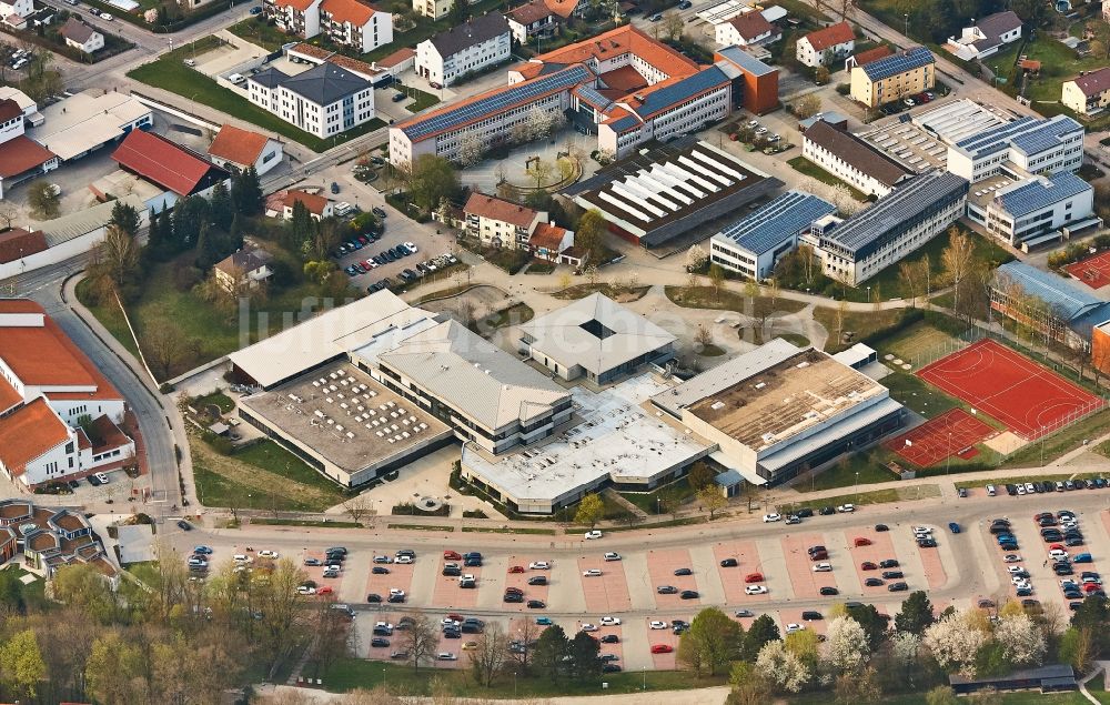 Luftaufnahme Dingolfing - Schulgebäude der Gymnasium Dingolfing in Dingolfing im Bundesland Bayern, Deutschland