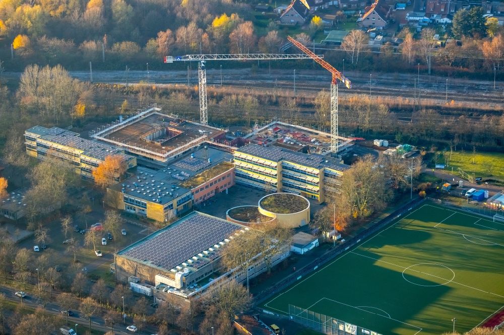 Luftbild Gladbeck - Schulgebäude des Gymnasium Heisenberg in Gladbeck im Bundesland Nordrhein-Westfalen, Deutschland