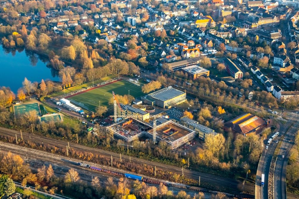 Luftaufnahme Gladbeck - Schulgebäude des Gymnasium Heisenberg in Gladbeck im Bundesland Nordrhein-Westfalen, Deutschland