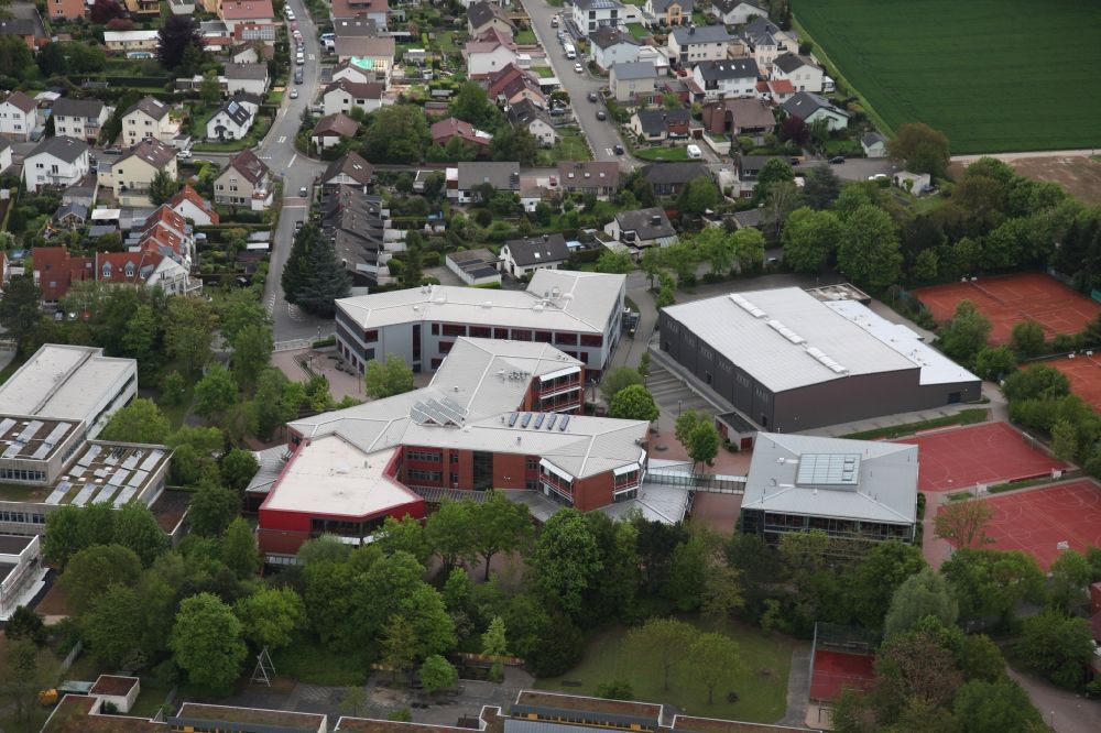 Luftbild Nieder-Olm - Schulgebäude des Gymnasium, der IGS und Liesel-Metten-Schule in Nieder-Olm im Bundesland Rheinland-Pfalz, Deutschland