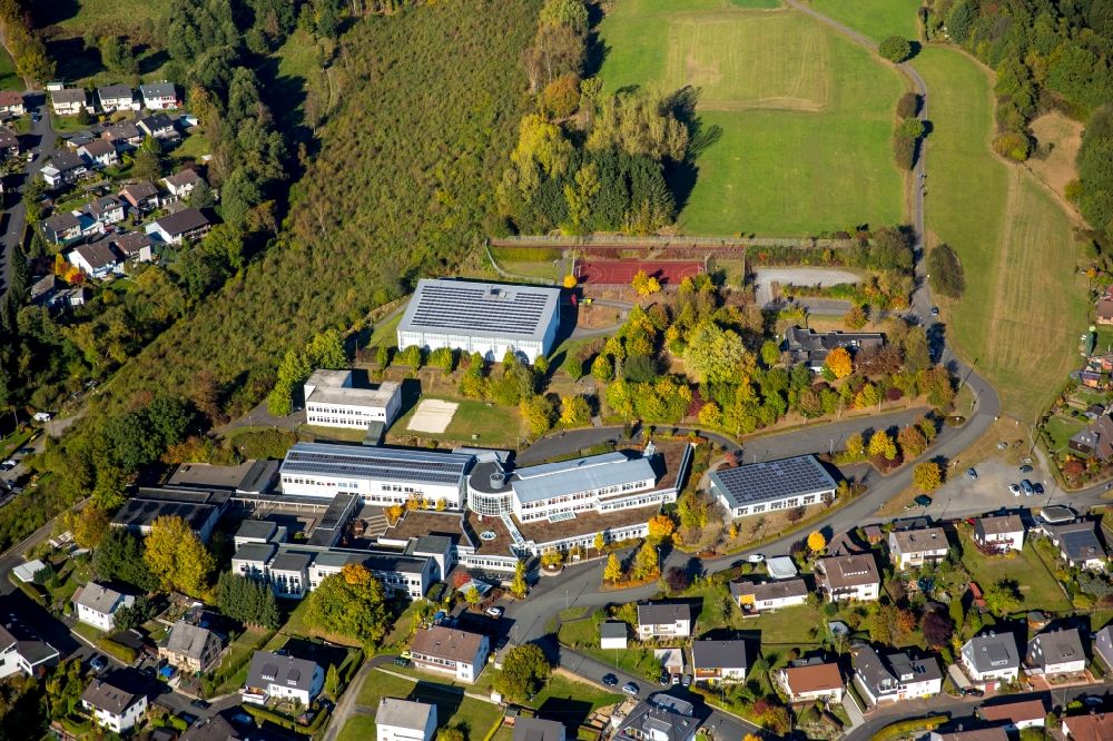 Luftbild Netphen - Schulgebäude vom Gymnasium in Netphen im Bundesland Nordrhein-Westfalen