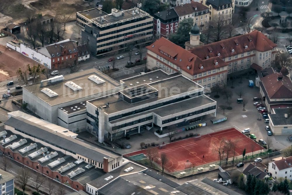 Luftaufnahme Offenburg - Schulgebäude des Gymnasium Schiller Gymnasium in Offenburg im Bundesland Baden-Württemberg, Deutschland