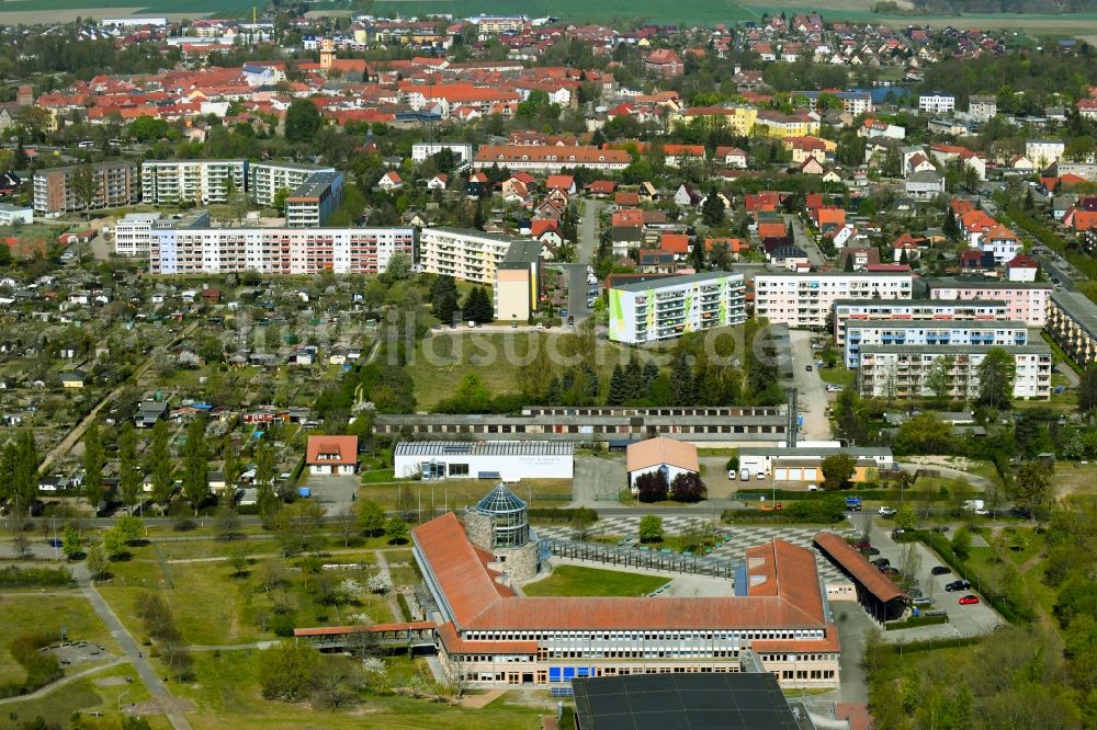 Templin von oben - Schulgebäude des Gymnasium Templin an der Feldstraße in Templin im Bundesland Brandenburg, Deutschland
