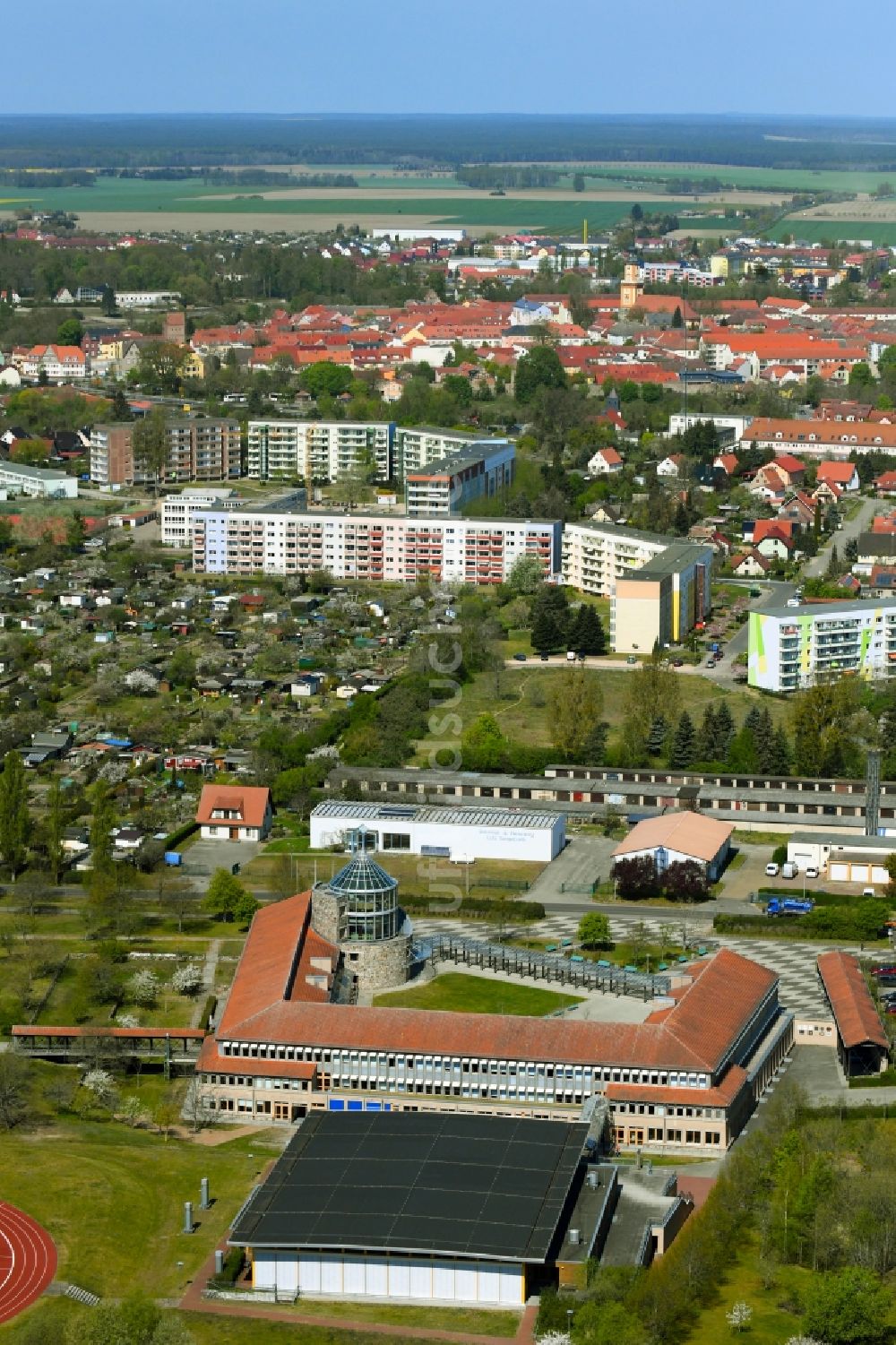 Luftbild Templin - Schulgebäude des Gymnasium Templin an der Feldstraße in Templin im Bundesland Brandenburg, Deutschland