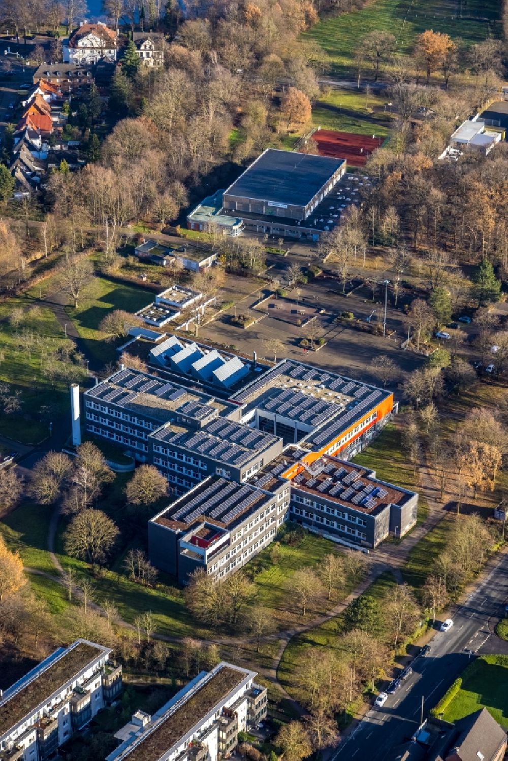 Luftaufnahme Dorsten - Schulgebäude der Hauptschule Dietrich-Bonhoeffer in Dorsten im Bundesland Nordrhein-Westfalen, Deutschland