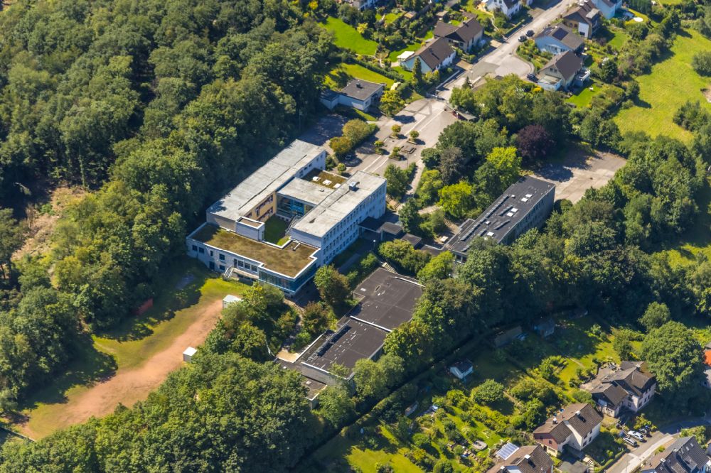 Luftbild Ennepetal - Schulgebäude der Hauptschule Friedenshöhe an der Friedenshöhe in Ennepetal im Bundesland Nordrhein-Westfalen - NRW, Deutschland