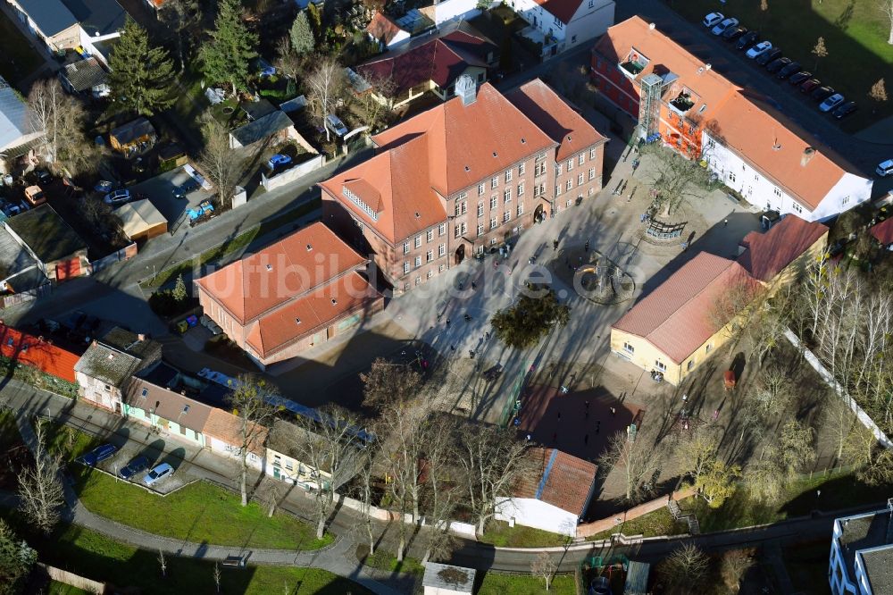 Luftaufnahme Zehdenick - Schulgebäude der Havelland-Grundschule in Zehdenick im Bundesland Brandenburg, Deutschland