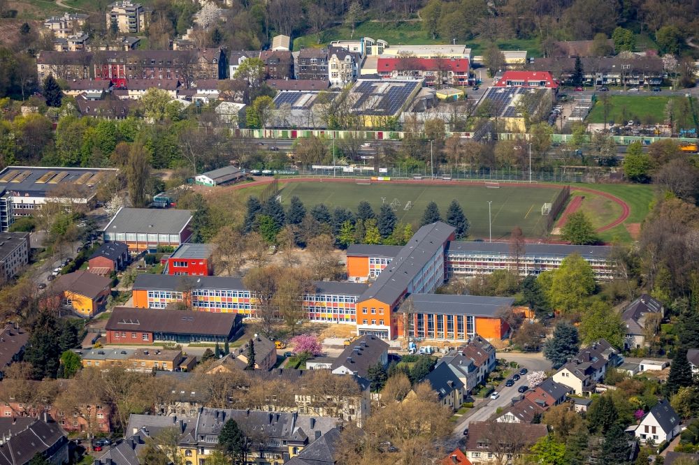 Bochum aus der Vogelperspektive: Schulgebäude der Heinrich-Böll-Gesamtschule in Bochum im Bundesland Nordrhein-Westfalen, Deutschland