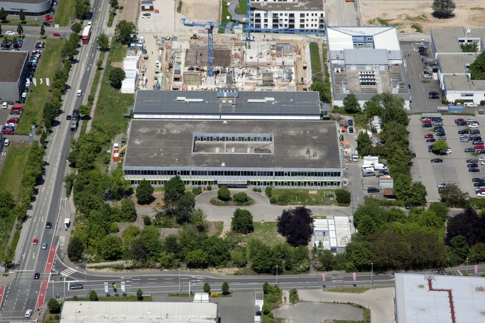 Luftaufnahme Mainz - Schulgebäude der IGS am Europakreisel in Mainz im Bundesland Rheinland-Pfalz, Deutschland
