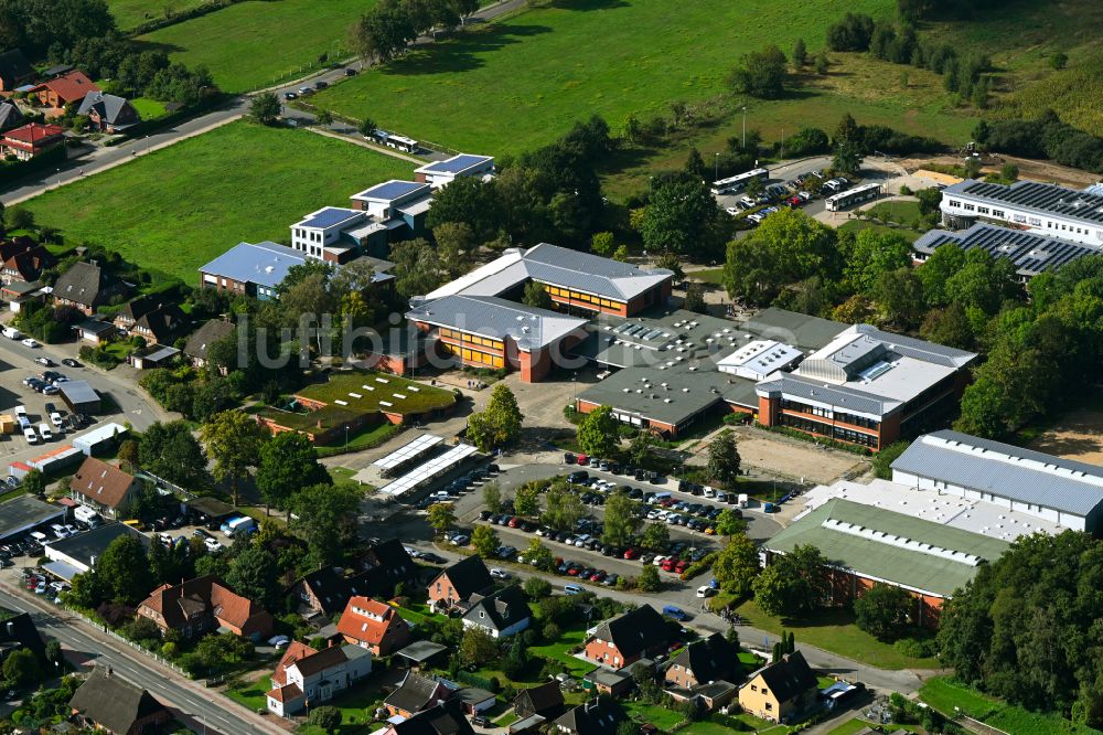 Luftaufnahme Winsen (Luhe) - Schulgebäude IGS Winsen-Roydorf in Winsen (Luhe) im Bundesland Niedersachsen, Deutschland