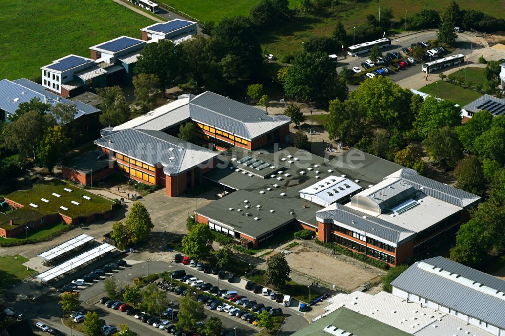 Winsen (Luhe) von oben - Schulgebäude IGS Winsen-Roydorf in Winsen (Luhe) im Bundesland Niedersachsen, Deutschland