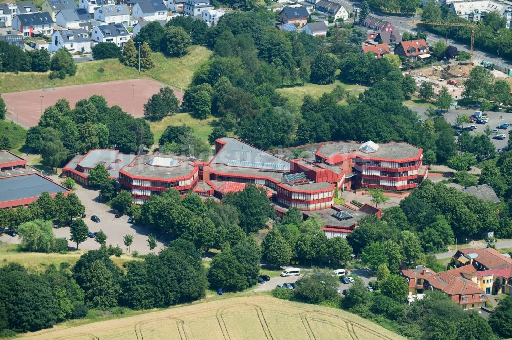 Luftaufnahme Bonn - Schulgebäude der Integrierte Gesamtschule Bonn-Beuel in Bonn im Bundesland Nordrhein-Westfalen, Deutschland