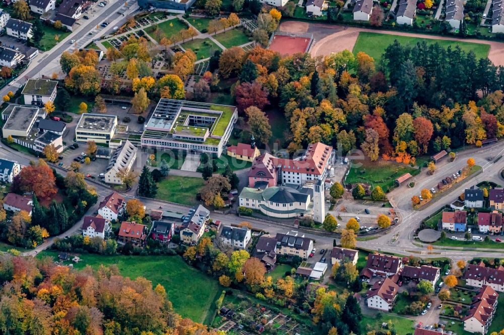 Luftaufnahme Stegen - Schulgebäude der Kolleg St. Sebastian in Stegen im Bundesland Baden-Württemberg, Deutschland