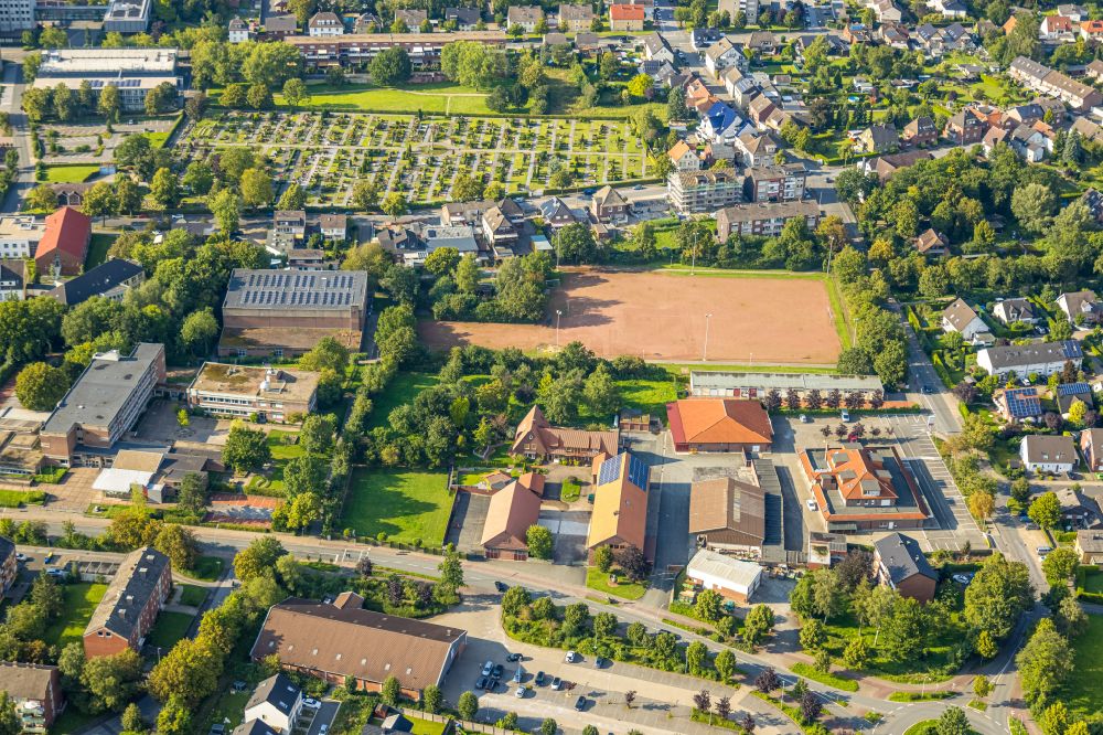 Luftbild Neubeckum - Schulgebäude der Kopernikus-Gymnasium Neubeckum in Neubeckum im Bundesland Nordrhein-Westfalen, Deutschland