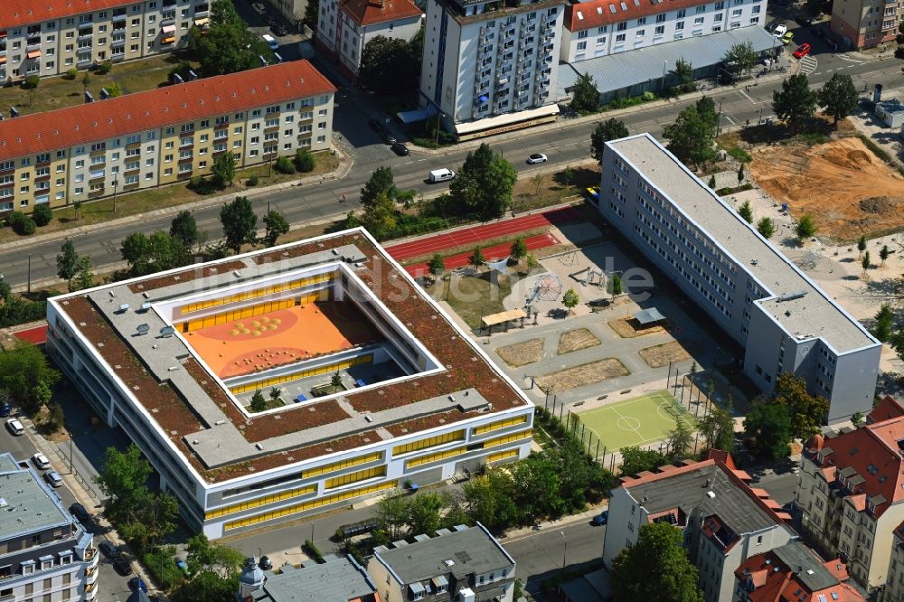 Leipzig von oben - Schulgebäude der Kurt-Masur-Schule in Leipzig im Bundesland Sachsen, Deutschland